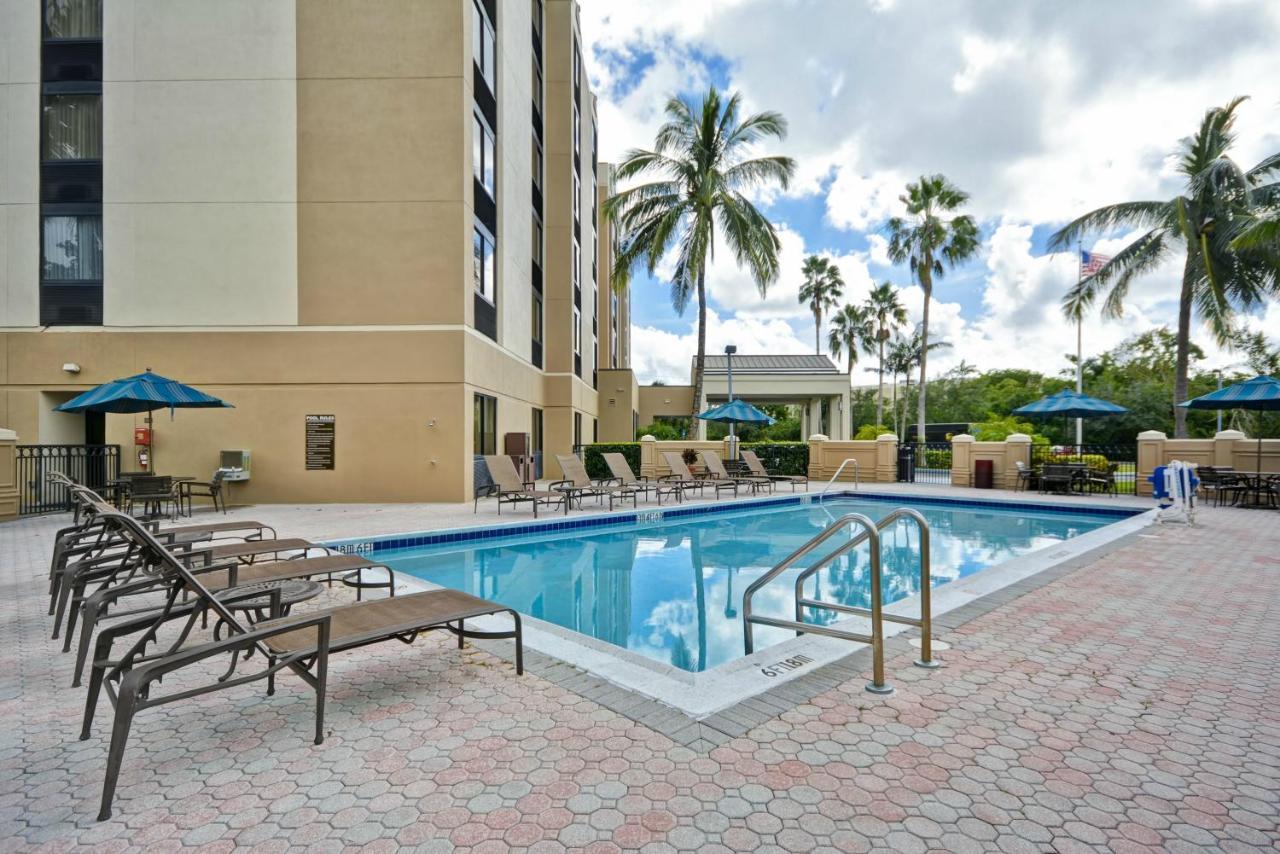 Hyatt Place Miami Airport-West/Doral Exterior photo